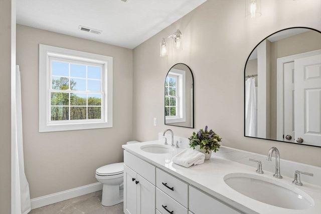 52 Daniel Rd, Derry, NH 03038