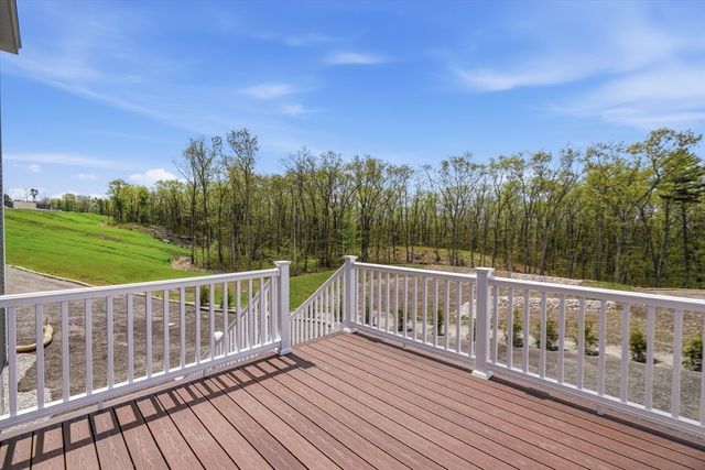 52 Daniel Rd, Derry, NH 03038