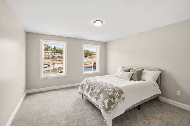 52 Daniel Rd, Derry, NH 03038