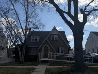 5858 N 40th STREET, Milwaukee, WI 53209