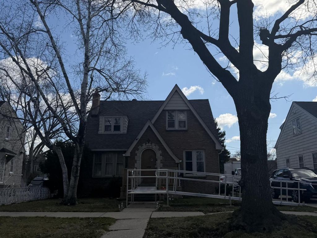 5858 N 40th STREET, Milwaukee, WI 53209