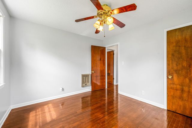 504 Kentucky Ave, Clarksville, TN 37042