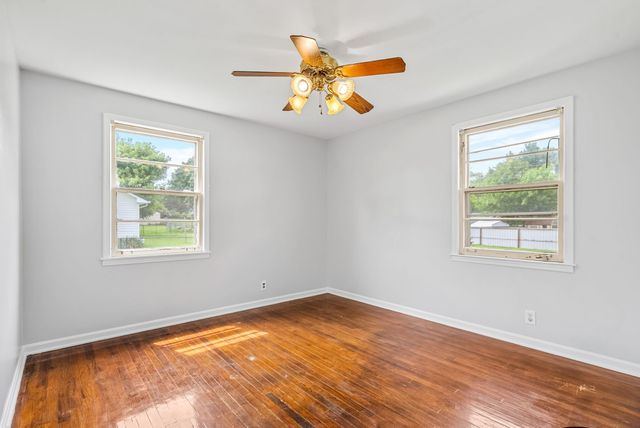 504 Kentucky Ave, Clarksville, TN 37042