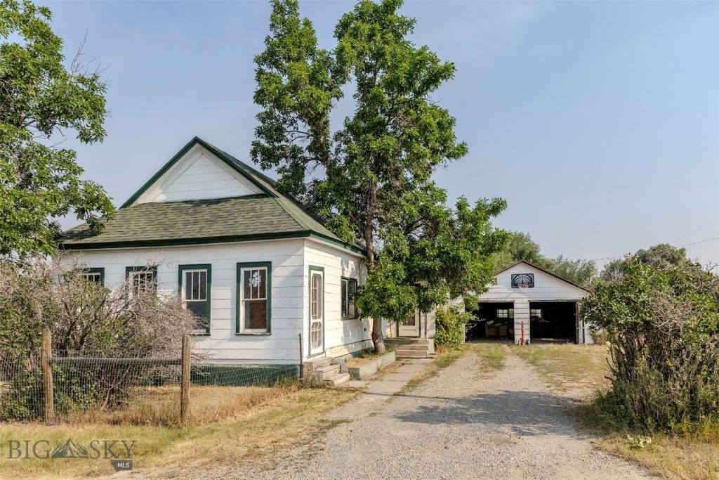 110 3rd Street W, Clyde Park, MT 59018 photo 1