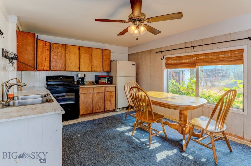110 3rd Street W, Clyde Park, MT 59018 photo 3