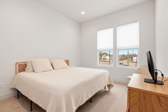 5203 Texas Street, Houston, TX 77011