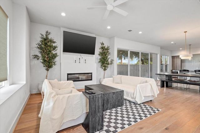 5203 Texas Street, Houston, TX 77011