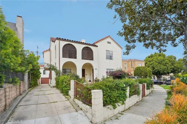 1015 S Mansfield Avenue, Los Angeles, CA 90019