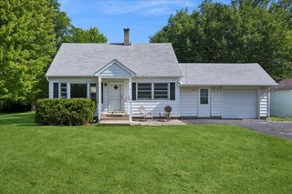 139 Kent Avenue, Wauconda, IL 60084
