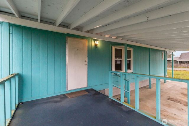 1612 W Young Street, Elma, WA 98541