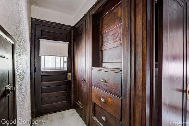 16204 Roselawn Street, Detroit, MI 48221