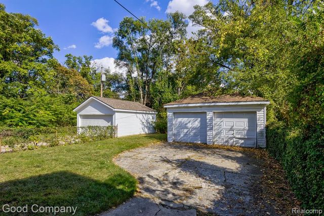 16204 Roselawn Street, Detroit, MI 48221