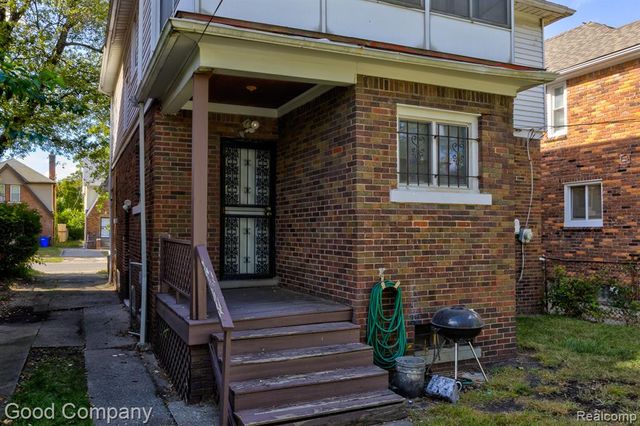 16204 Roselawn Street, Detroit, MI 48221