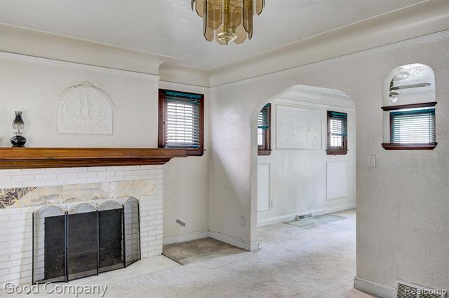 16204 Roselawn Street, Detroit, MI 48221