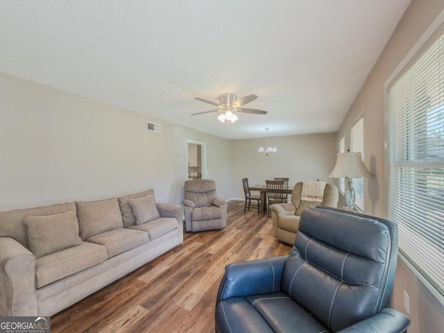 324 E Broad Street, Winder, GA 30680