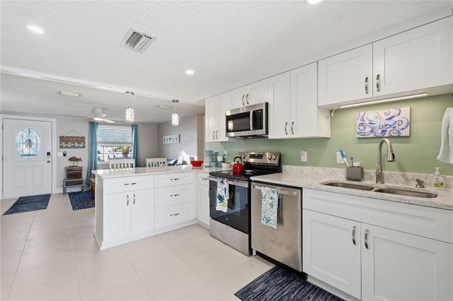 12532 5TH ISLE, Hudson, FL 34667