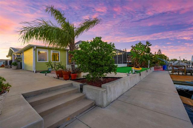 12532 5TH ISLE, Hudson, FL 34667