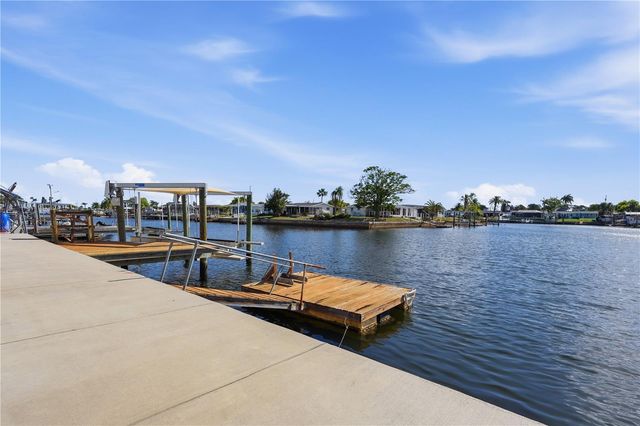 12532 5TH ISLE, Hudson, FL 34667