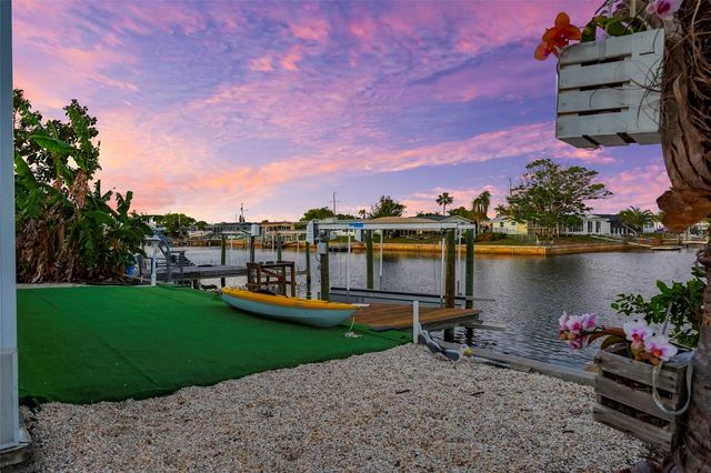 12532 5TH ISLE, Hudson, FL 34667