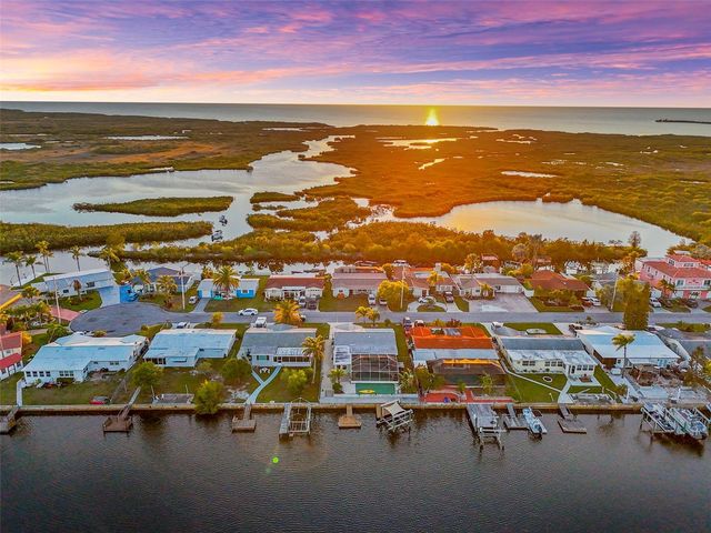 12532 5TH ISLE, Hudson, FL 34667