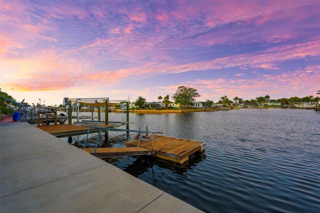 12532 5TH ISLE, Hudson, FL 34667