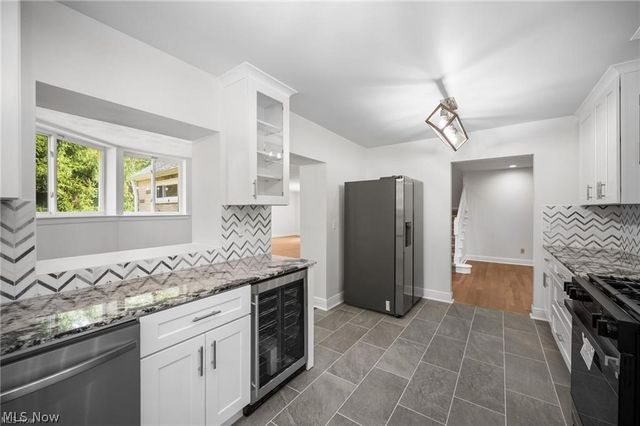 28300 Aurora Road, Solon, OH 44139