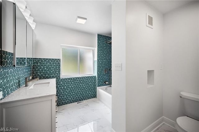 28300 Aurora Road, Solon, OH 44139