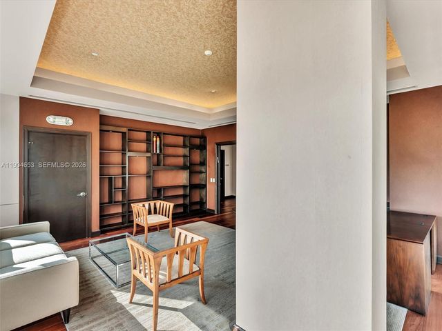 20900 NE 30th Avenue 207, Aventura, FL 33180