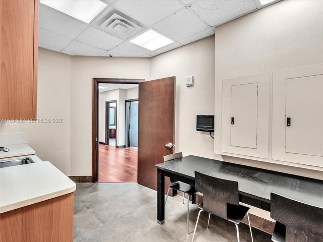 20900 NE 30th Avenue 207, Aventura, FL 33180