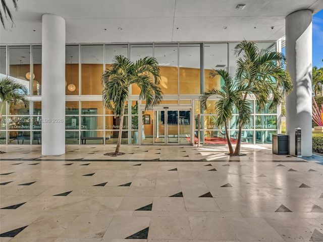20900 NE 30th Avenue 207, Aventura, FL 33180