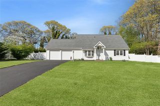 3 Hamilton Court, Coram, NY 11727