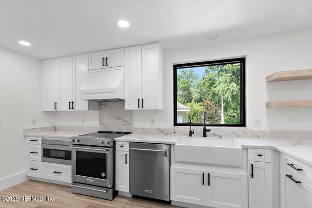 8833 SANCHEZ Road, Jacksonville, FL 32217