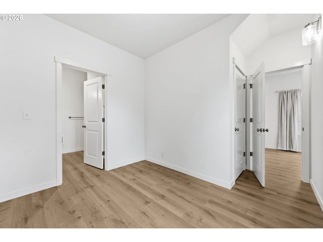 5592 Burnett Ave A, Eugene, OR 97402