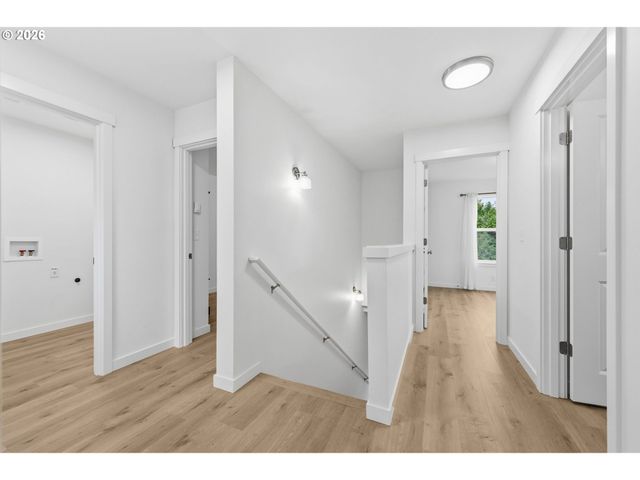 5592 Burnett Ave A, Eugene, OR 97402