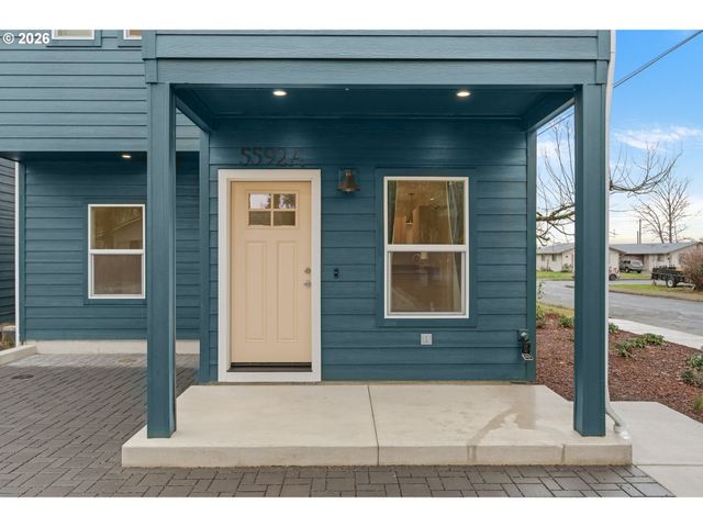 5592 Burnett Ave A, Eugene, OR 97402