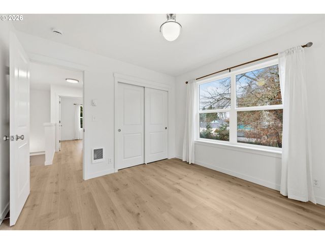 5592 Burnett Ave A, Eugene, OR 97402
