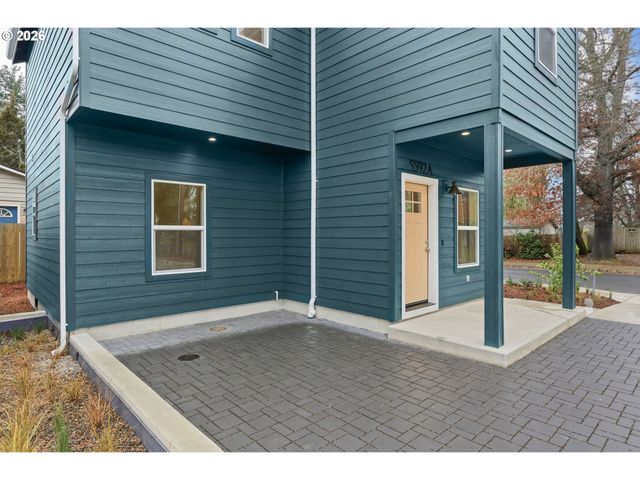 5592 Burnett Ave A, Eugene, OR 97402