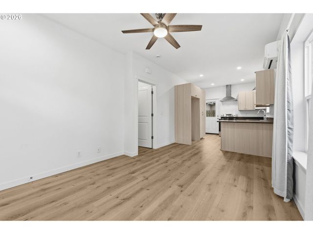 5592 Burnett Ave A, Eugene, OR 97402