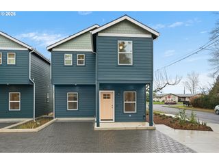 5592 Burnett Ave A, Eugene, OR 97402