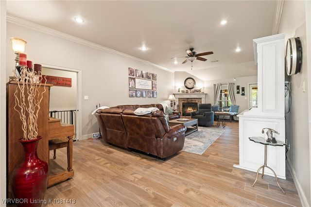 2110 Parkway Circle, Van Buren, AR 72956