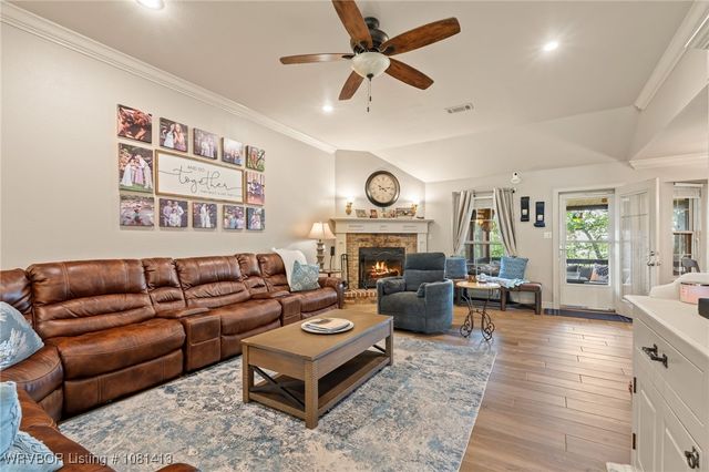 2110 Parkway Circle, Van Buren, AR 72956