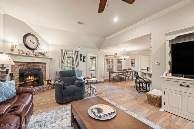 2110 Parkway Circle, Van Buren, AR 72956