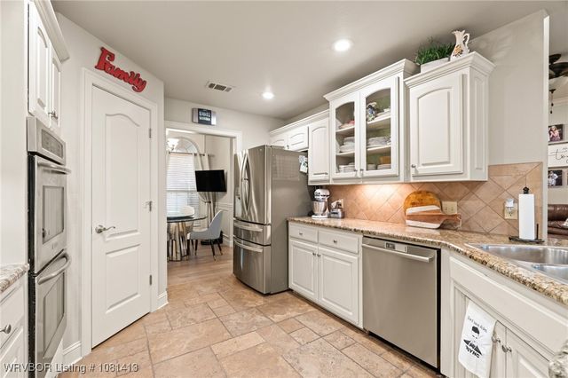 2110 Parkway Circle, Van Buren, AR 72956