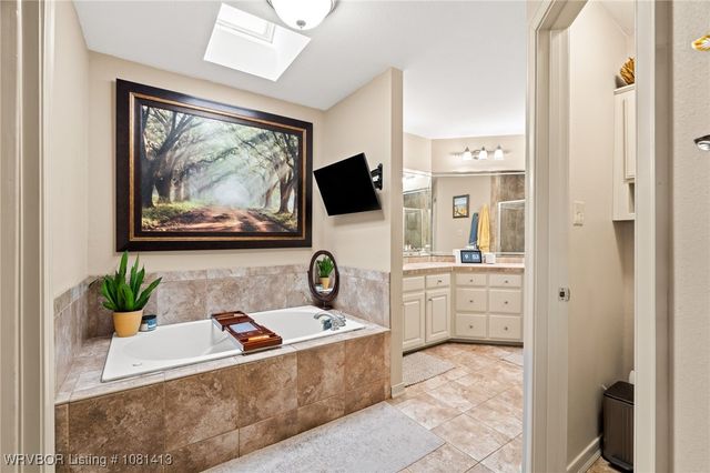 2110 Parkway Circle, Van Buren, AR 72956