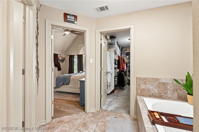2110 Parkway Circle, Van Buren, AR 72956