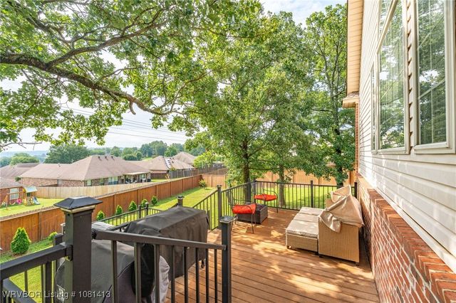 2110 Parkway Circle, Van Buren, AR 72956