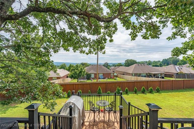 2110 Parkway Circle, Van Buren, AR 72956