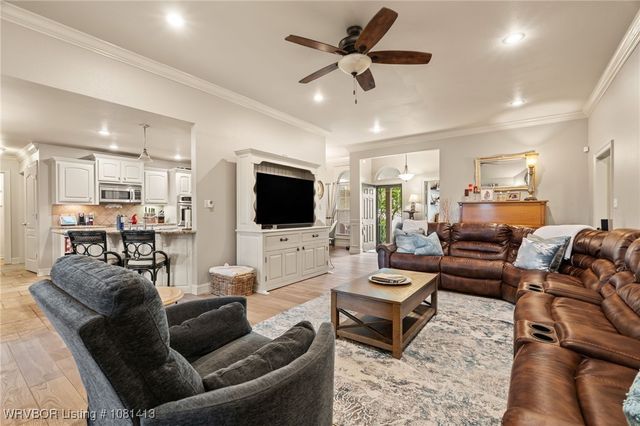 2110 Parkway Circle, Van Buren, AR 72956