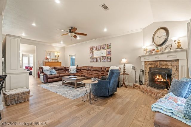 2110 Parkway Circle, Van Buren, AR 72956