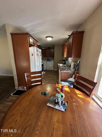 1707 Daytona Drive, Johnson City, TN 37601